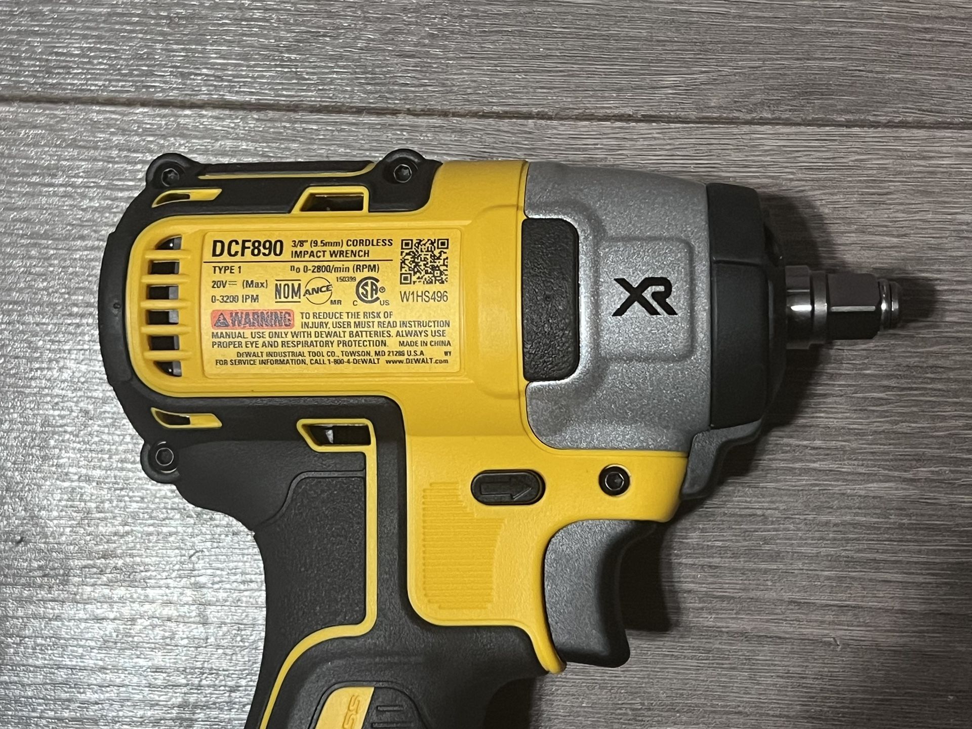 Dewalt 20V MAX XR Cordless Brushless 3/8 in. Compact Impact Wrench DCF890
