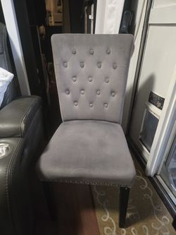 $40 2 Dining chairs