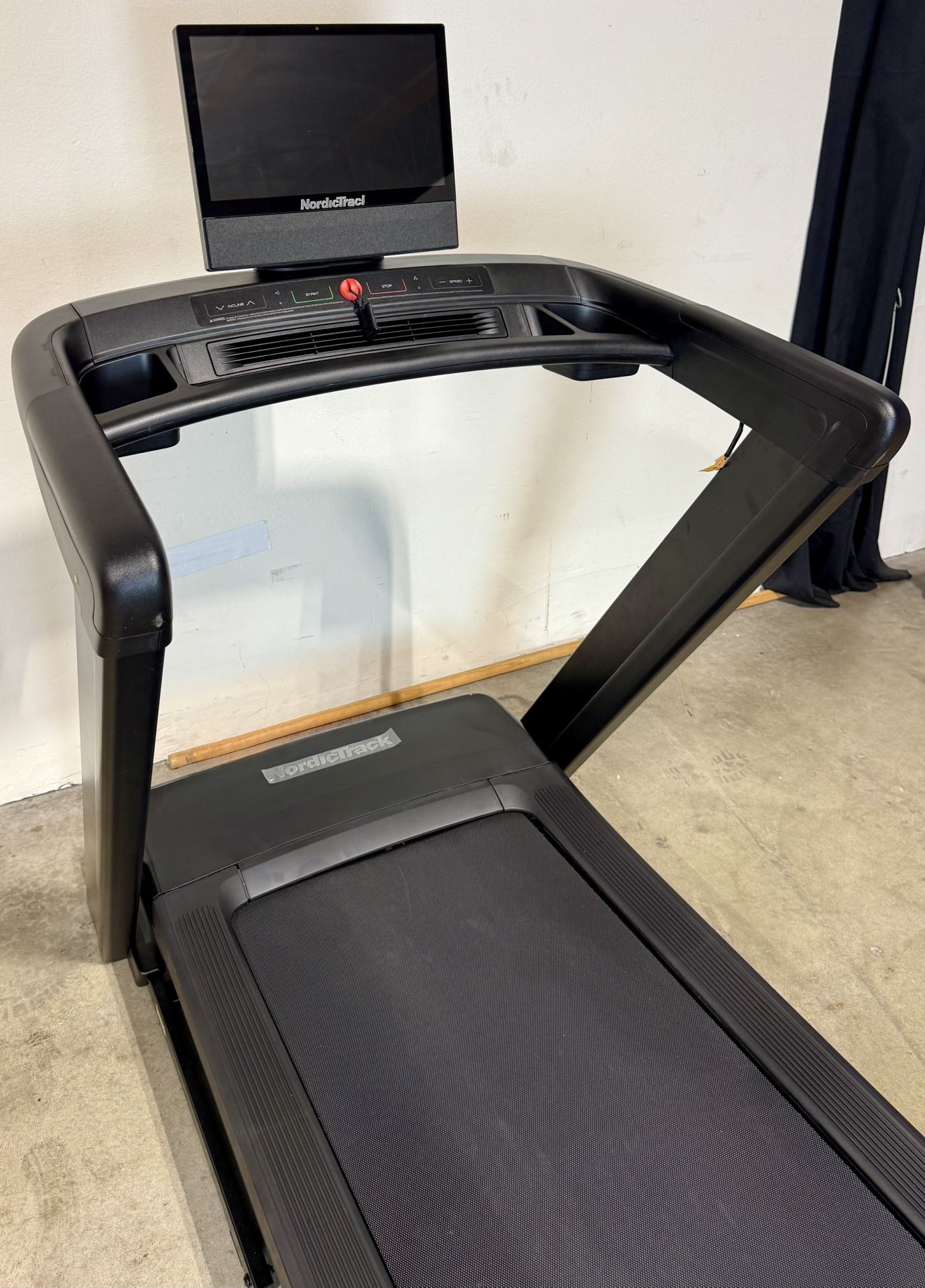iFIT NordicTrack Commercial 1750 Treadmill