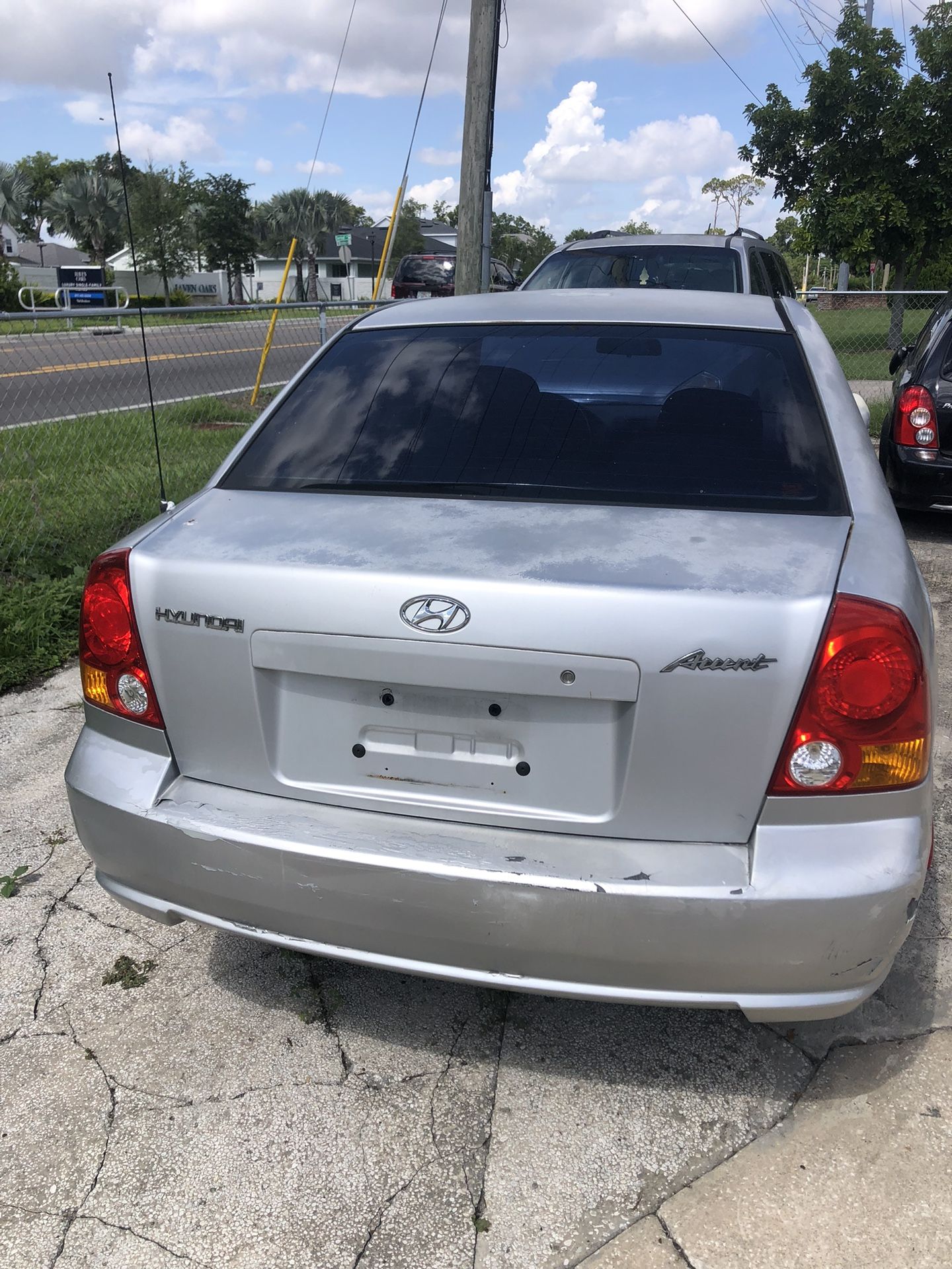 Se Vende Motor Nítido Trasmision Nítida Interior Nítido Hyundai Accent 2004 124 Mil Millas Solo Problema Eléctrico