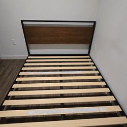 Bedframe, Queen Size