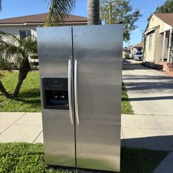 Refrigerator Free Must Pick Up