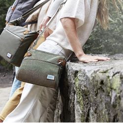 Travelon Anti-Theft Heritage Crossbody Security Privacy Bag 