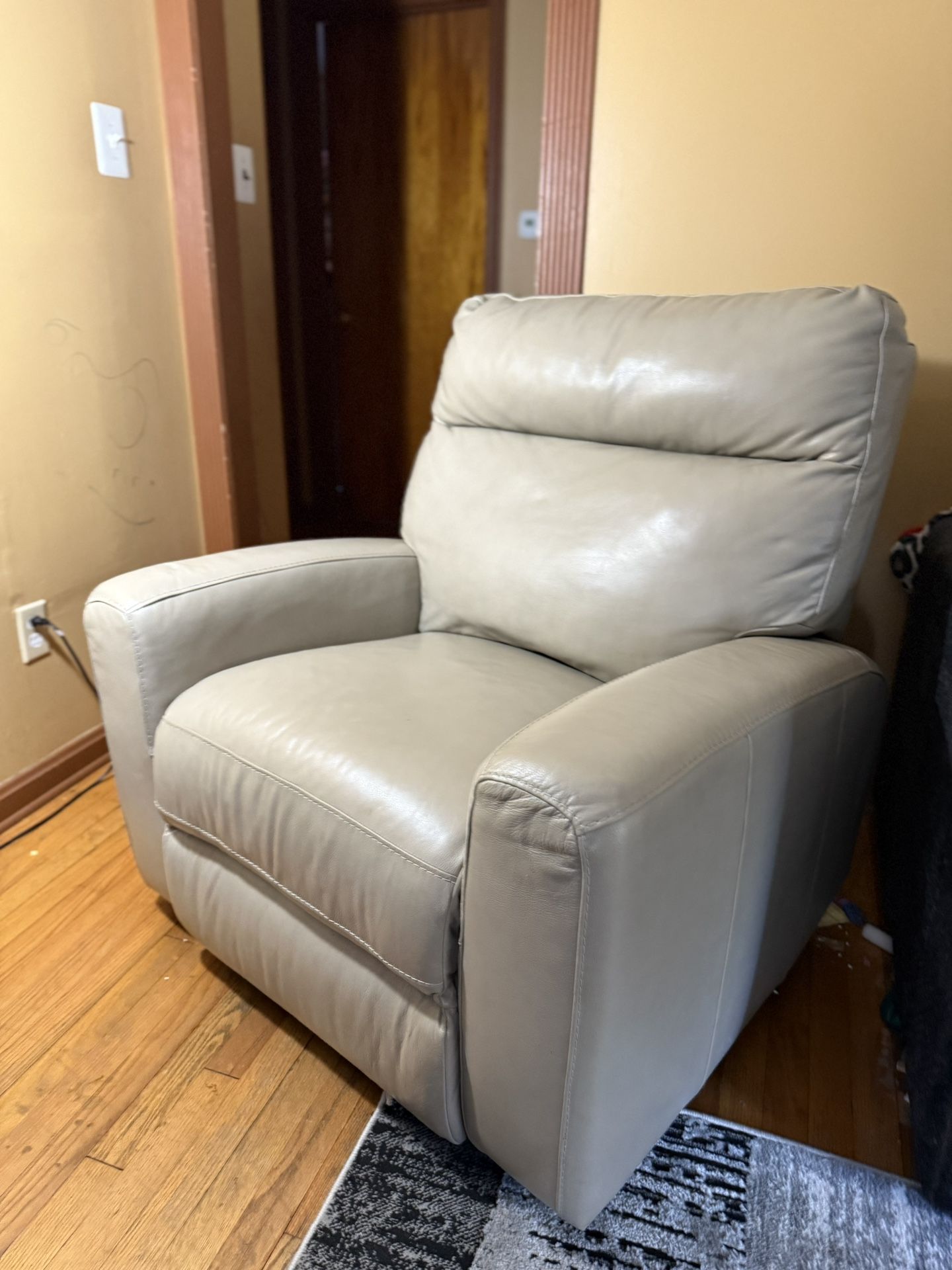 Recliner Chair