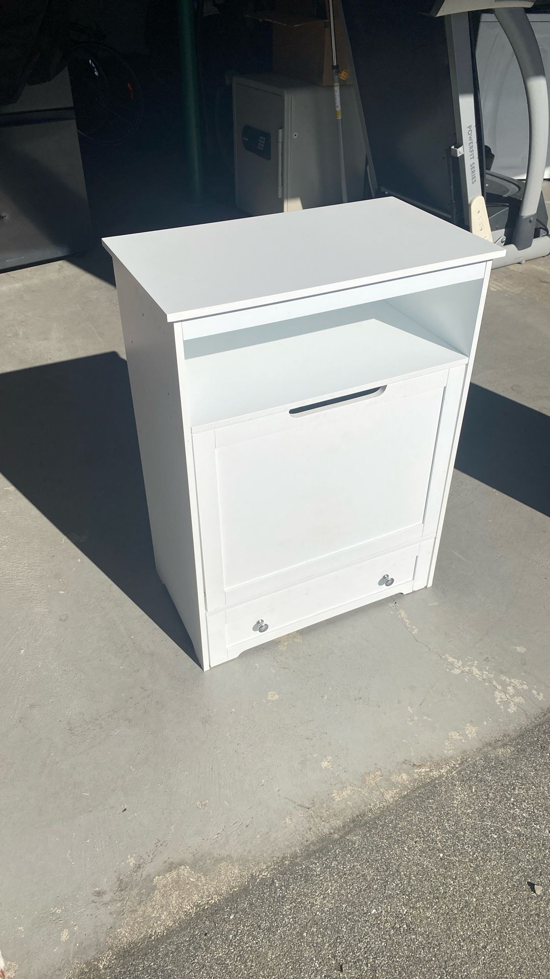 Pet Feeding Station Cabinet With Food Bowls