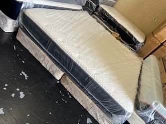 King size mattress stearns&foster