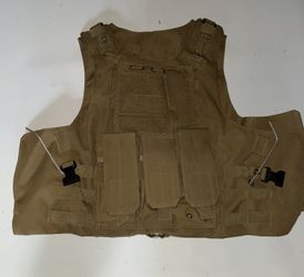 Plate carrier / Chest Protector / Holsters / Dump Bag