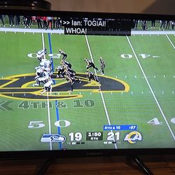 Element 32-inch LED television