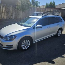 2017 Volkswagen Golf SportWagen