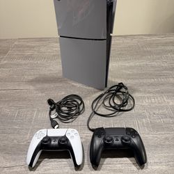 PlayStation 5 1TB Digital Edition W/2 Controllers