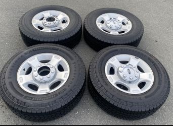 FORD F250, F350 8-LUG WHEEL SET WITH LT 275 70 18 H/T TIRES
