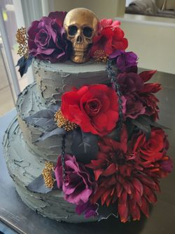 Faux Goth/Halloween Cake