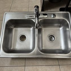 Elkay Dayton Drop In 33” x 22” Stainless Steel Double Equal Bowl Kitchen Sink with Moen Banbury Single Handle Faucet