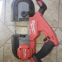 Milwaukee   Bandsaw 