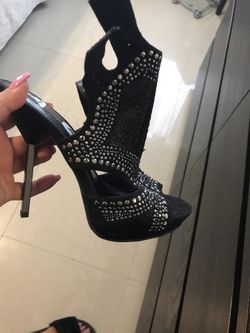 Fergui size 7 heels