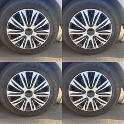 Black and silver modern wheel rim covers 16” inch hubcaps set of 4 fits Toyota Honda hiunday Kia chevy ford Nissan Volkswagen and more
