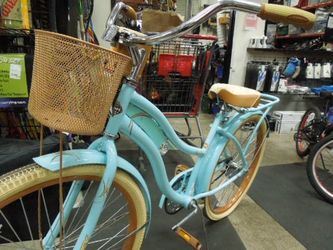 Used Huffy Nel Lusso 26" Beach Cruiser With Basket and Cup Holder- Read Description