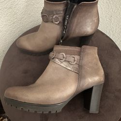 Gabor Leather Ankle Boot (Women) Size 7