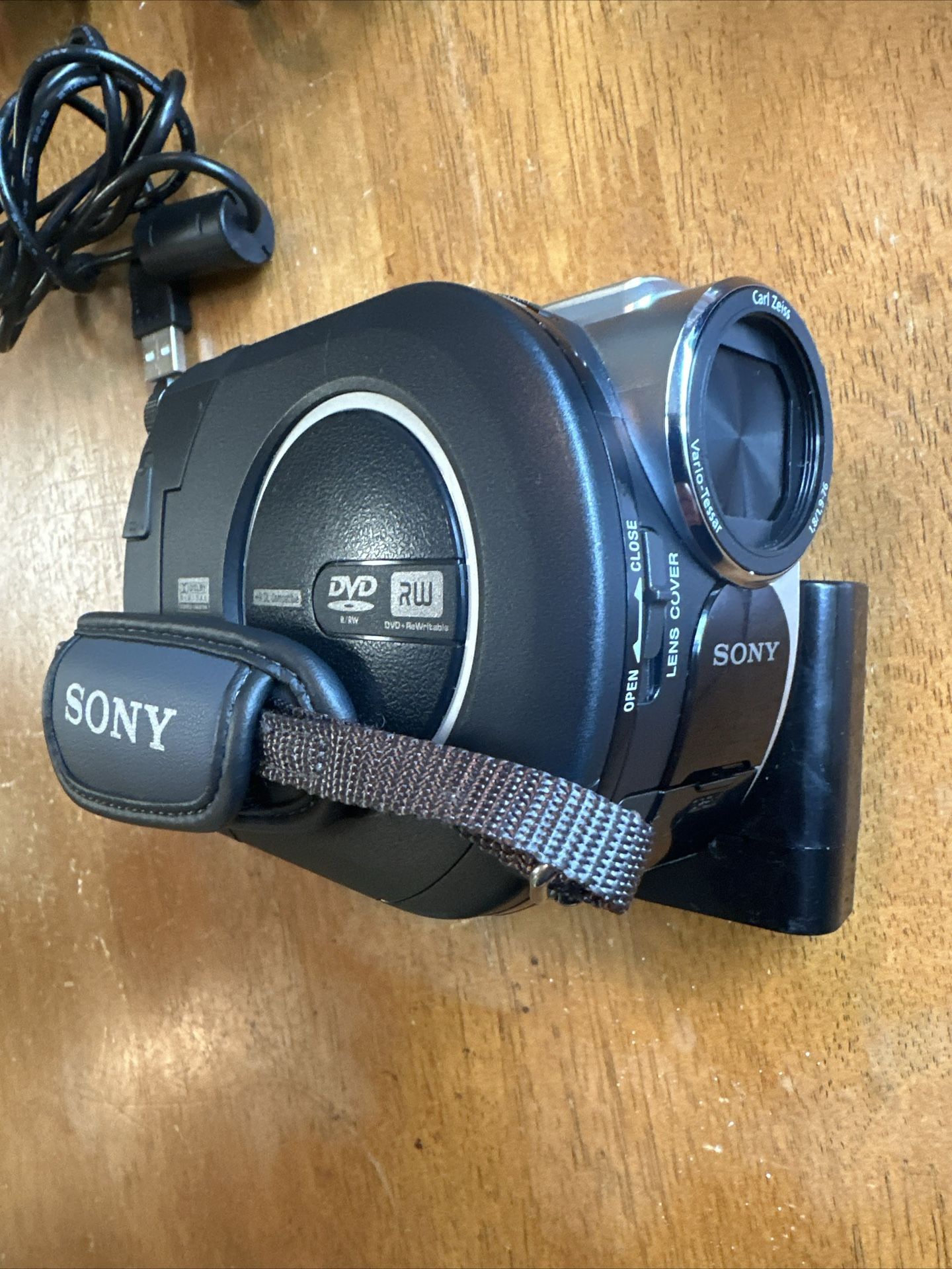 Sony DCR-DVD108 DVD Handycam Camcorder