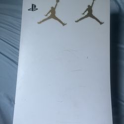 ps5 with two controllers !!