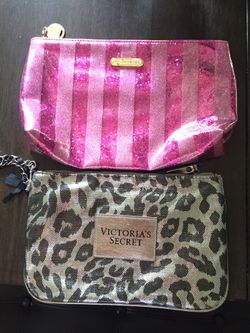 $14/ 2 Victoria secret pouch used like new pick up Gahanna