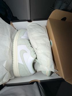 Low top 1