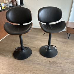 2 Modern bar stools 