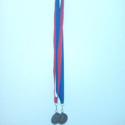 RED & BLUE PLAY MEDALS