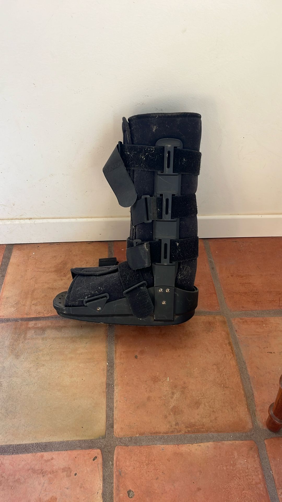 Medical Boot XL. FREE
