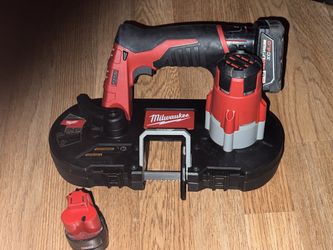 metal band saw Milwaukee 