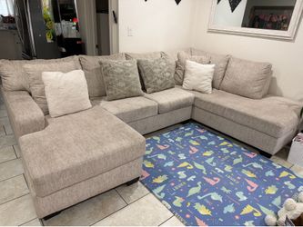 Living Spaces Beige Sectional Sofa with Chaise – Excellent Condition