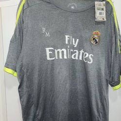 Real Madrid Jersey 2015/16 - Euro XXL - Great Condition - Embroidered Badge