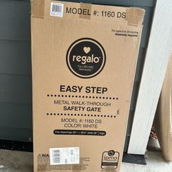 Regalo Easy Step Baby Gate 