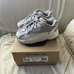 Adidas Yeezy Boost 700 V2 Static New Size 8.5k Infant