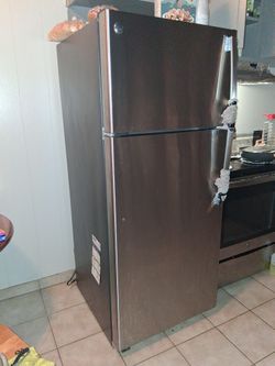 Refrigerator  H