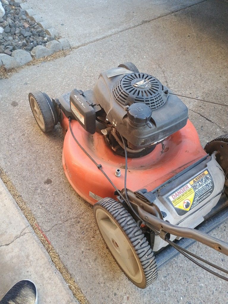 Husqvarna Mower Self Propelled Runs Great. O Bag