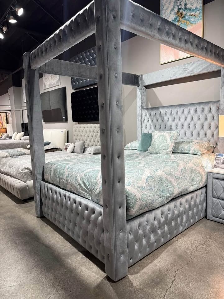 CANOPY BED FRAME