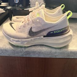 Nike Zoom X Size 9 fits like 8