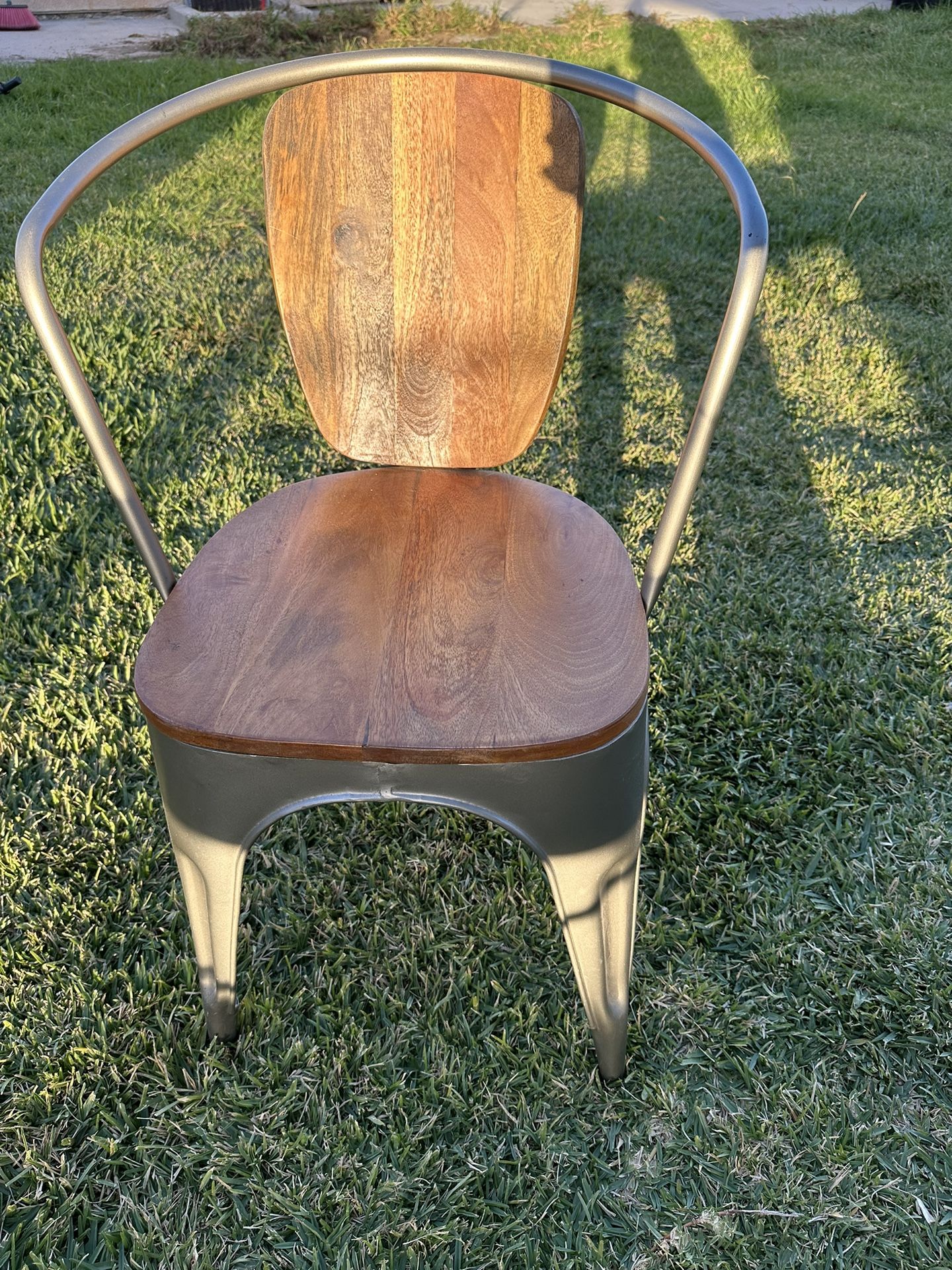 Chair for Sale in Paramount, CA OfferUp