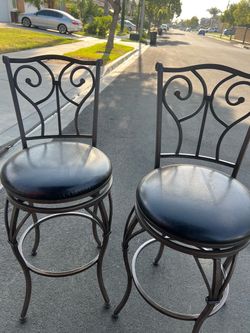 Bar stool