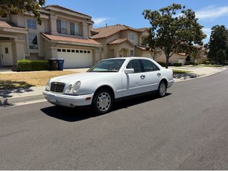 1999 Mercedes Benz E320