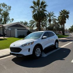 2020 Ford Escape SE