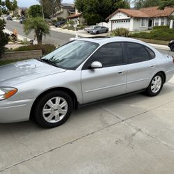 2005 Ford Taurus