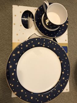 Dishware- Great For the Holidays!