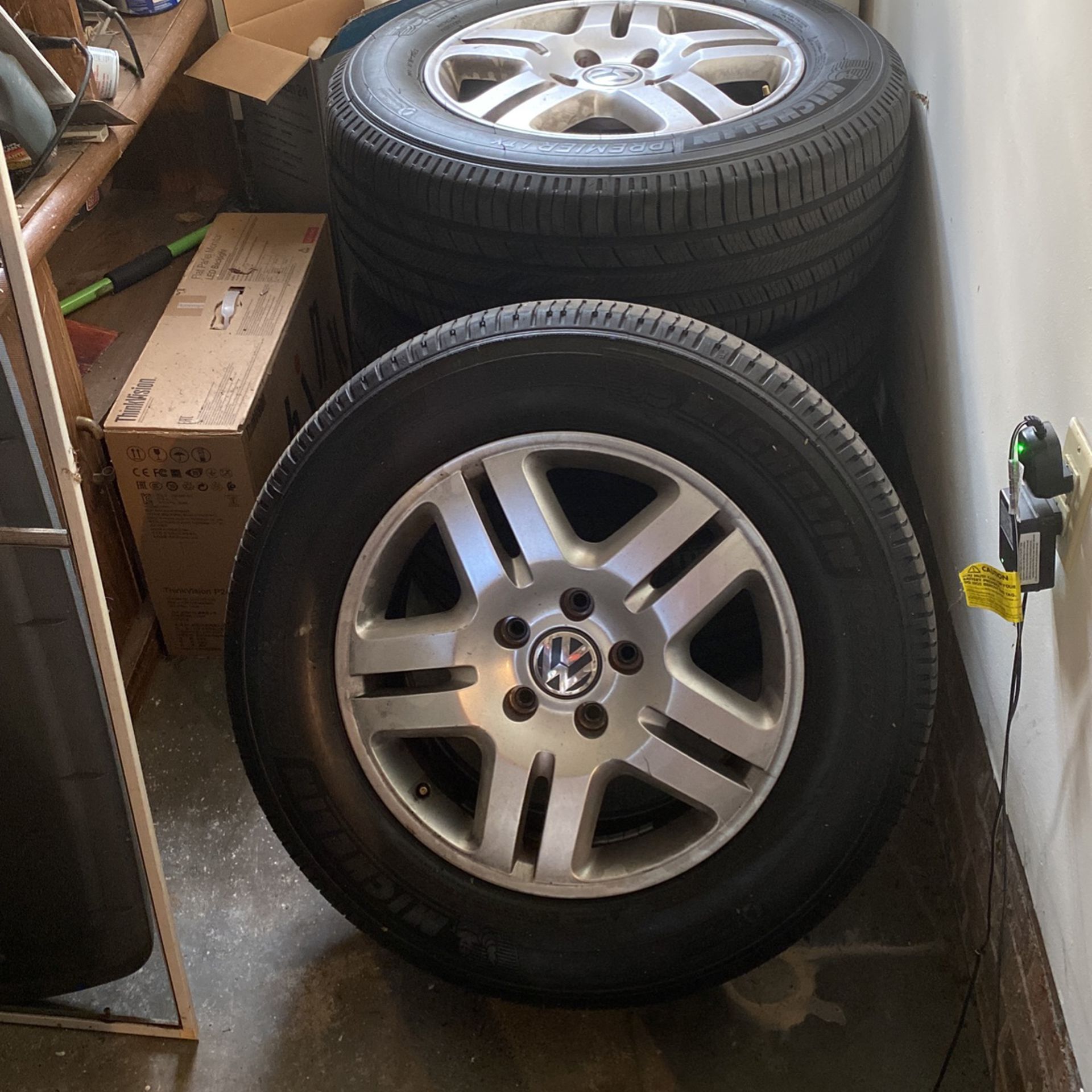 Full Set Rims/ Tires (Michelin Premier Ltx 265 60 R18 )