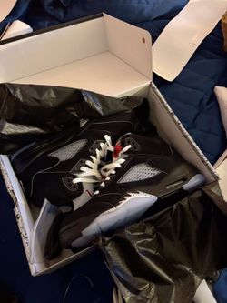 Jordan 5 metallic size 10.5 brand new all deadstock