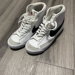 Nike Blazers Like New Size 3.5 Y