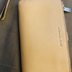 Michael Kors Wristlet