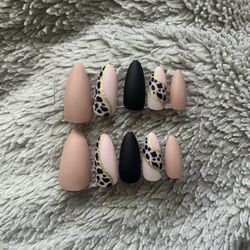 Medium Length “Almond” Press On Nails 