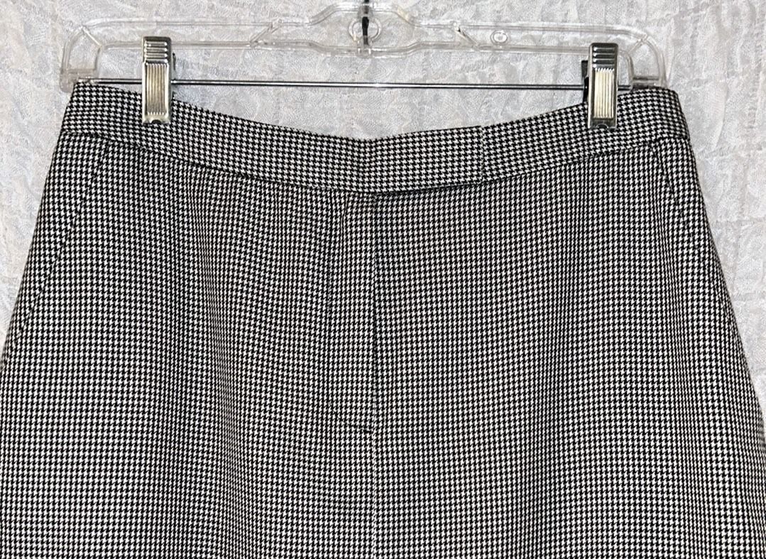 Madison Studio: Long Pencil Skirt, Pockets, Size: 6